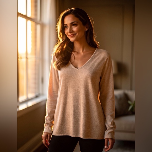 TAHARI Beige V-Neck Knit Top | Size XL – SoftMinimalist NWOT - Picture 3 of 10